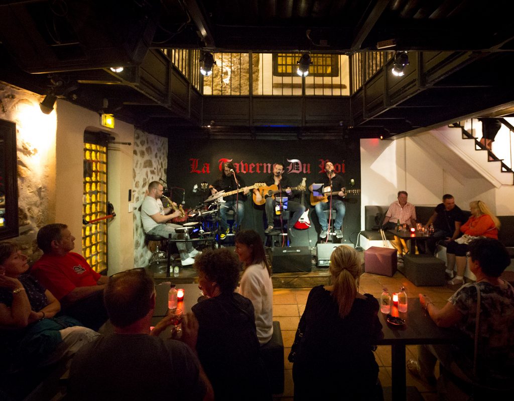 1 la taverne du roi cabaret musique porto vecchio.jpg