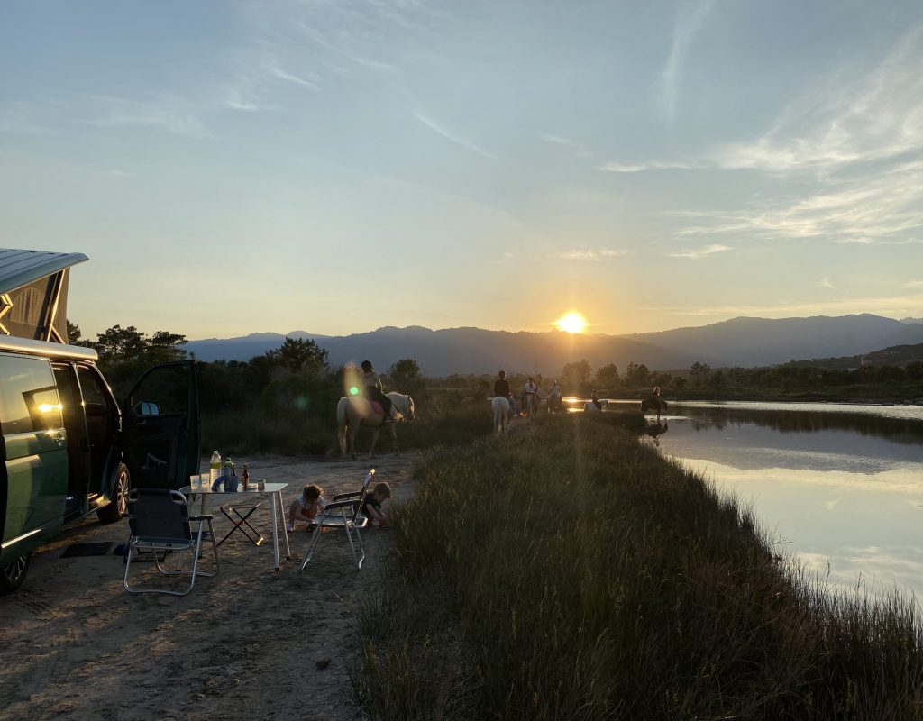 1-we-van-location-vacances-insolite-porto-vecchio-corse