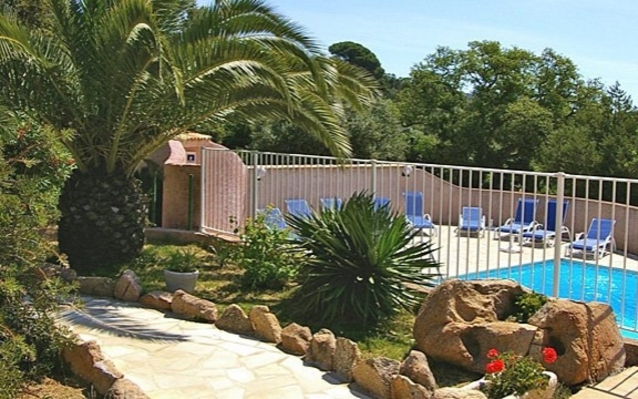Piscine sécurisée et chauffée