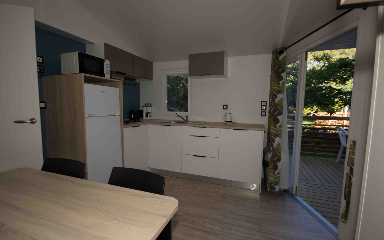 camping-arutoli-emplacement-ombrage-corse