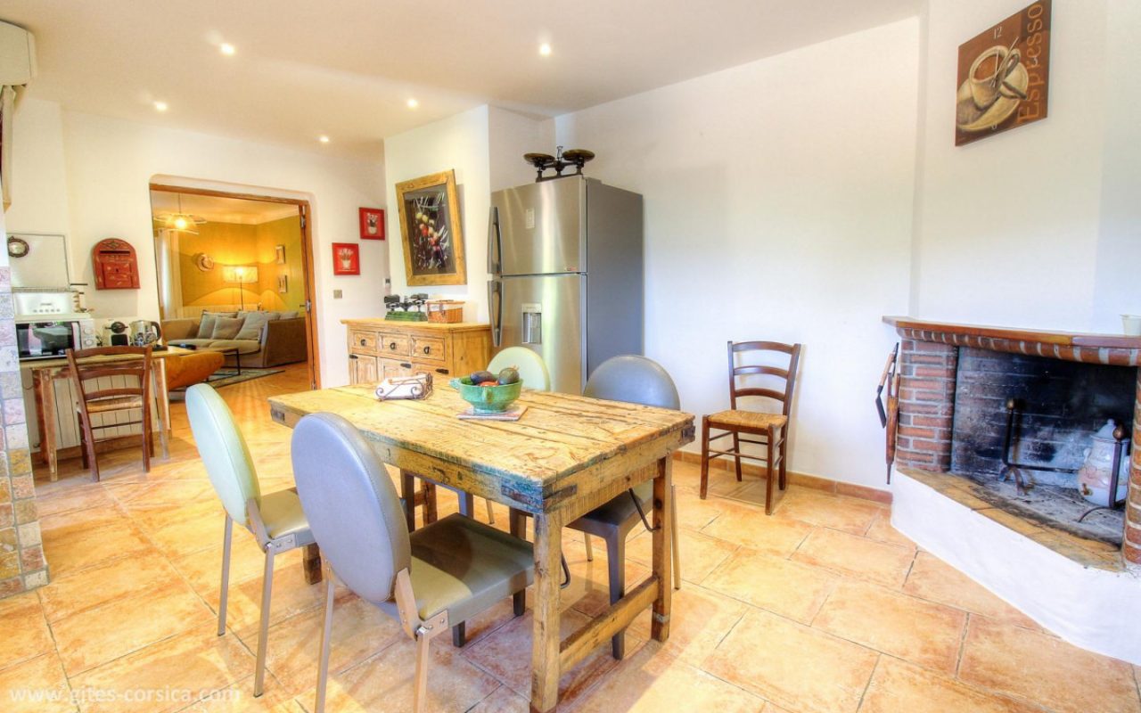 salon et cuisine de la villa Asphodèle