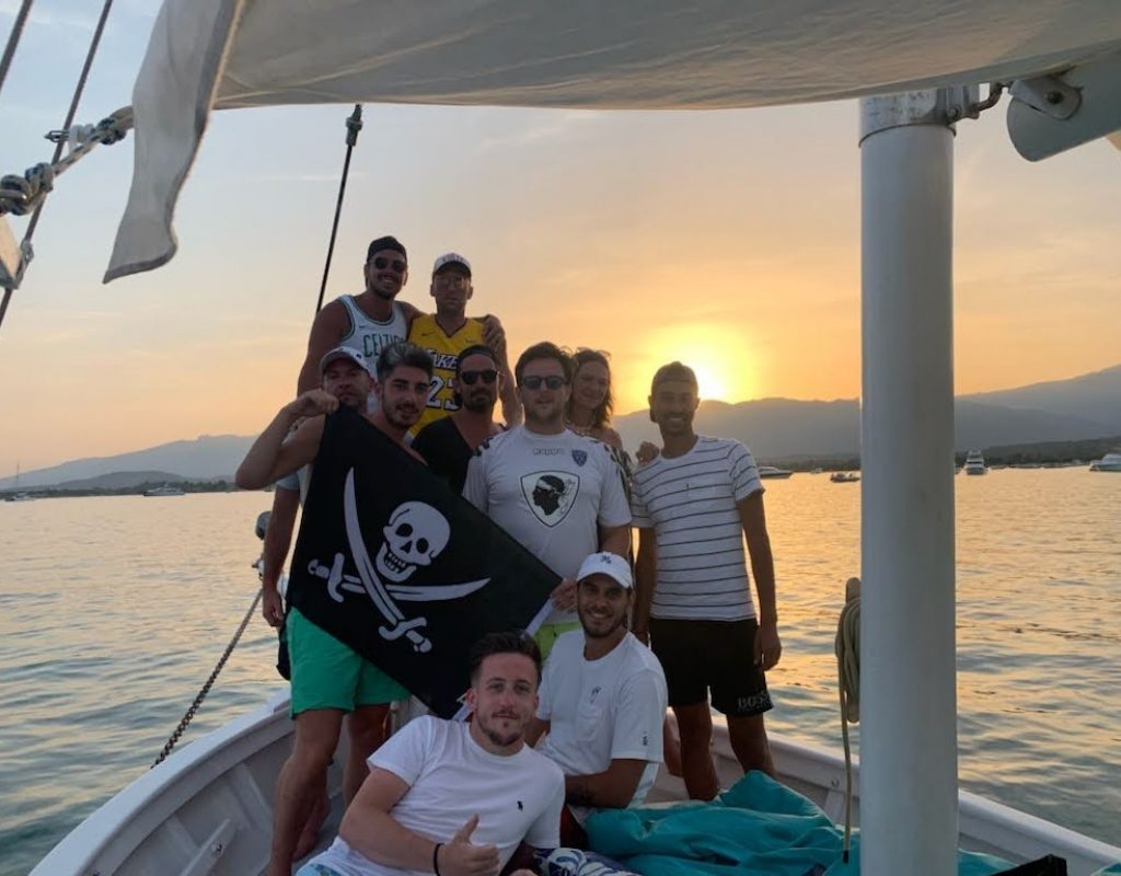 5-promenades-du-golfe-boire-un-verre-en-mer-insolite-porto-vecchio-corse