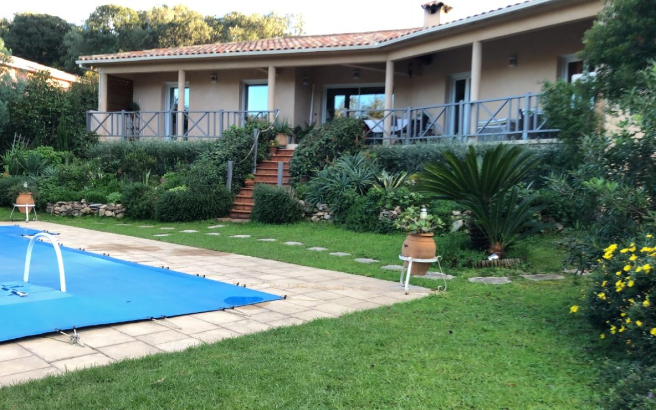 villa piscine location 6 personnes