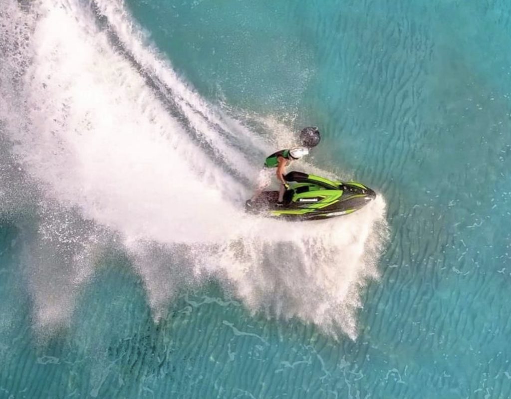 8 botti racing location jet ski porto vecchio