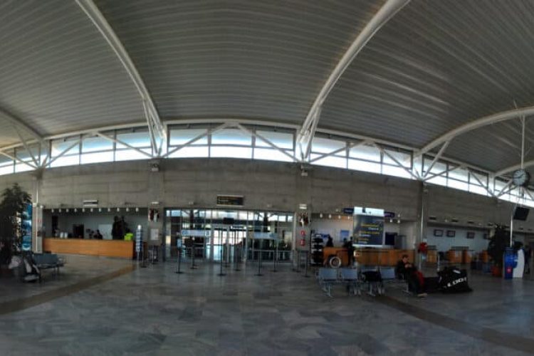 hall de l'aéroport de Figari Sud Corse