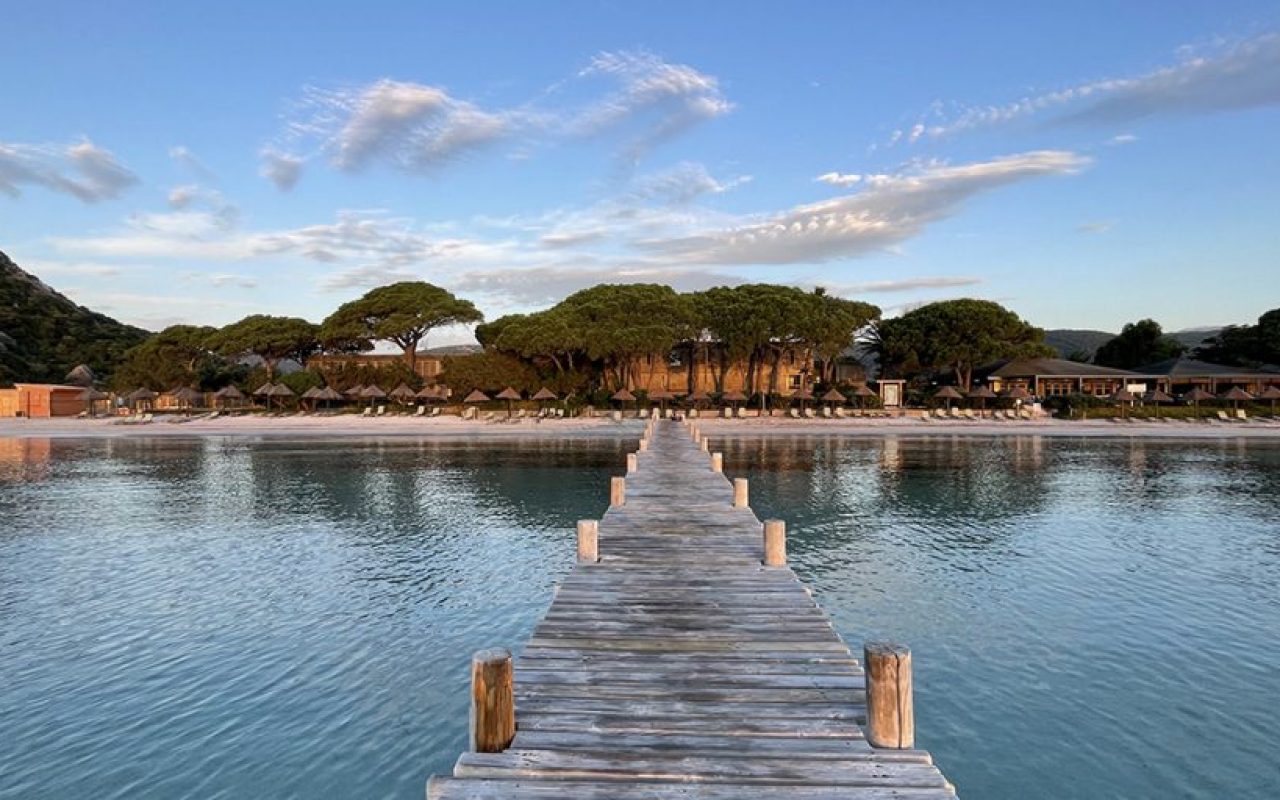Hôtel Moby Dick vue de la plage de Santa Giulia
