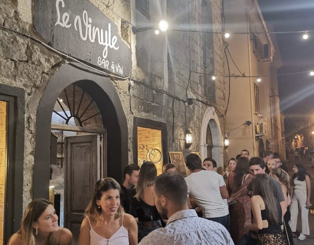 8-bar-tapas-le-vinyle-porto-vecchio-musique-live-corse-corsica