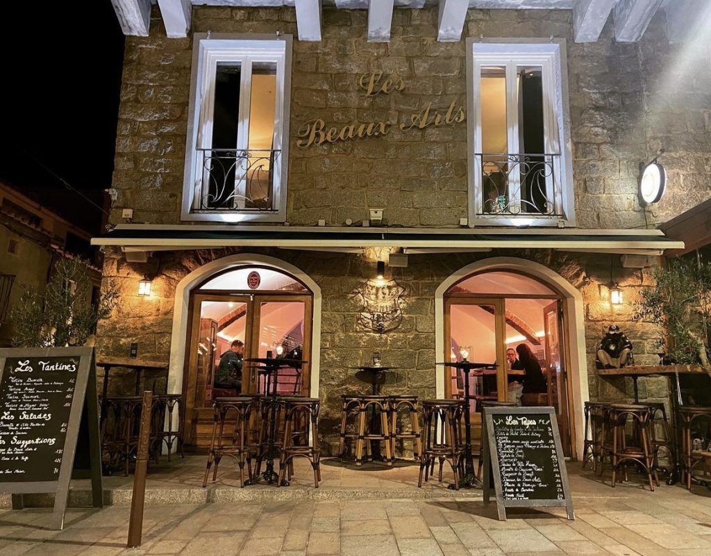 les-beaux-arts-bar-tapas-porto-vecchio-corse