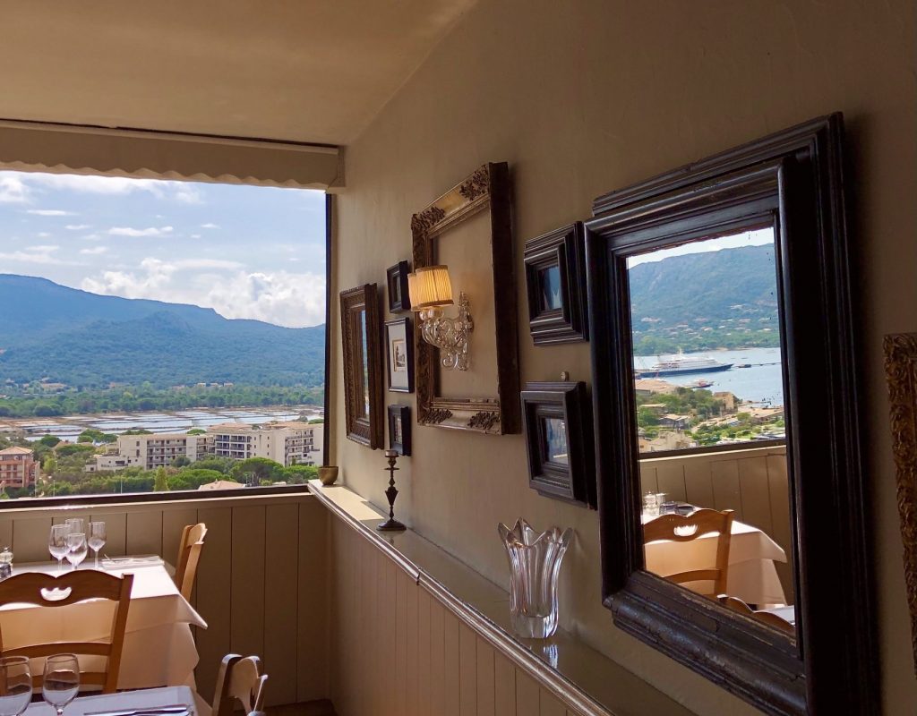 l antigu restaurnaant traditionnel porto vecchio centre ville vue panoramique