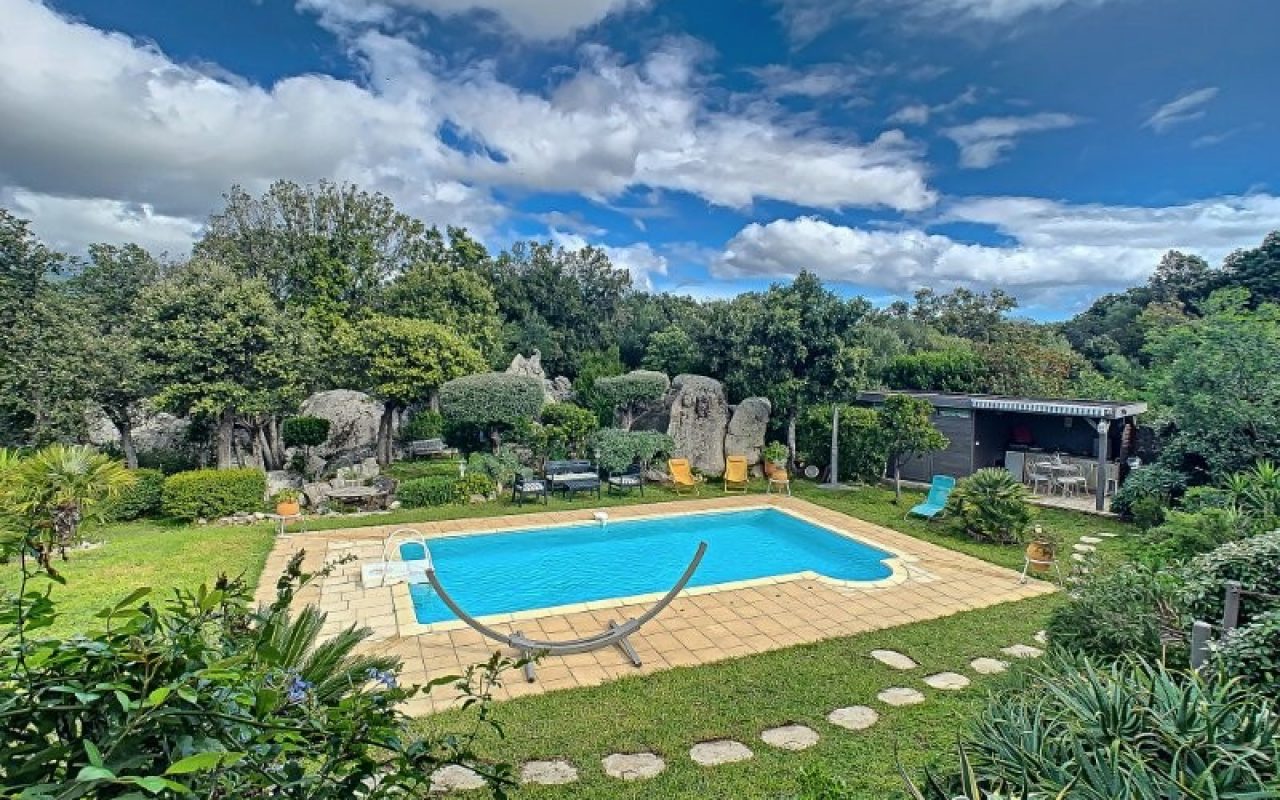 1 gros genevieve villa pool