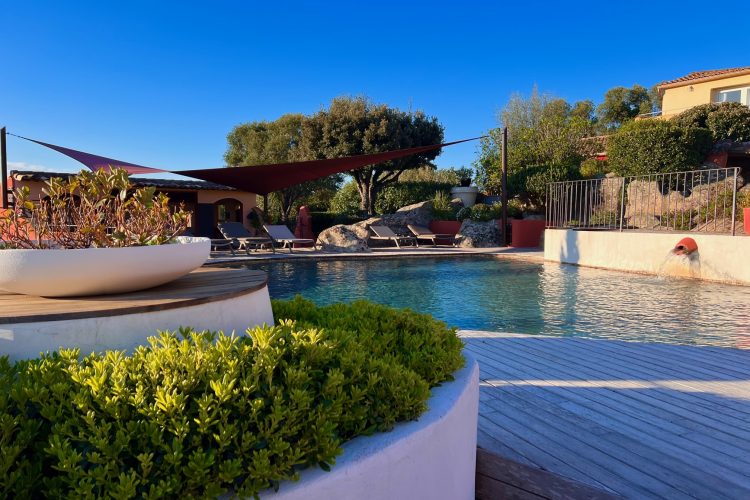 Hotel   roc e fiori  piscine   corse du sud