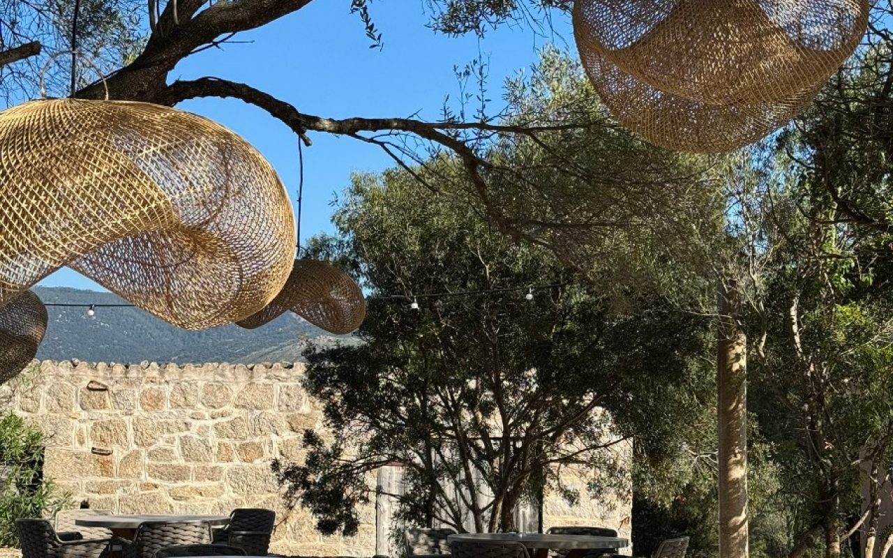 la terrasse de l'hôtel 4* Le Grécale à Pianottoli en Corse
