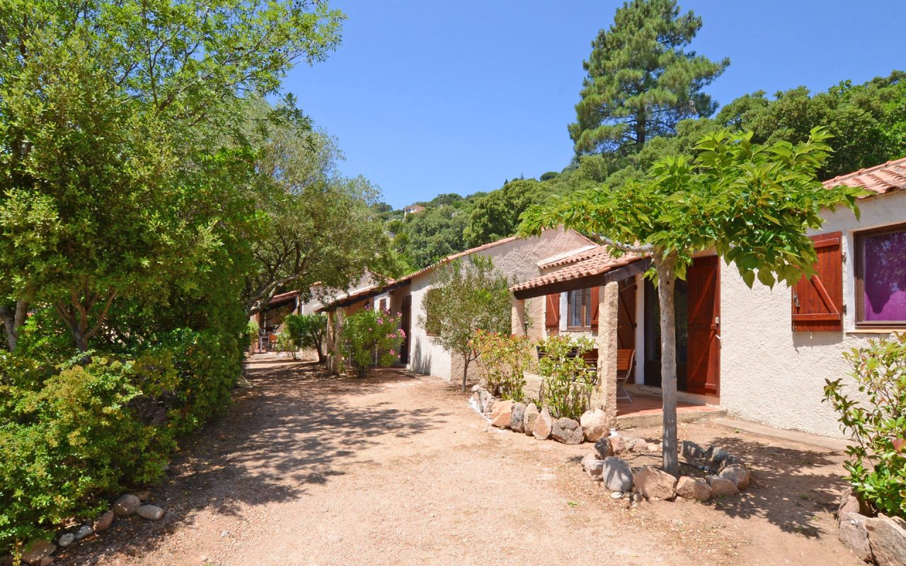location-vacance-porto-vecchio-bungalows-maquis