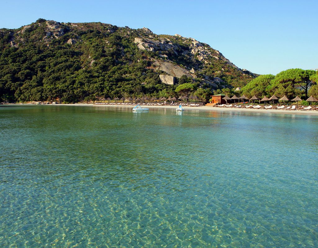 beach_santa_giulia_restaurant