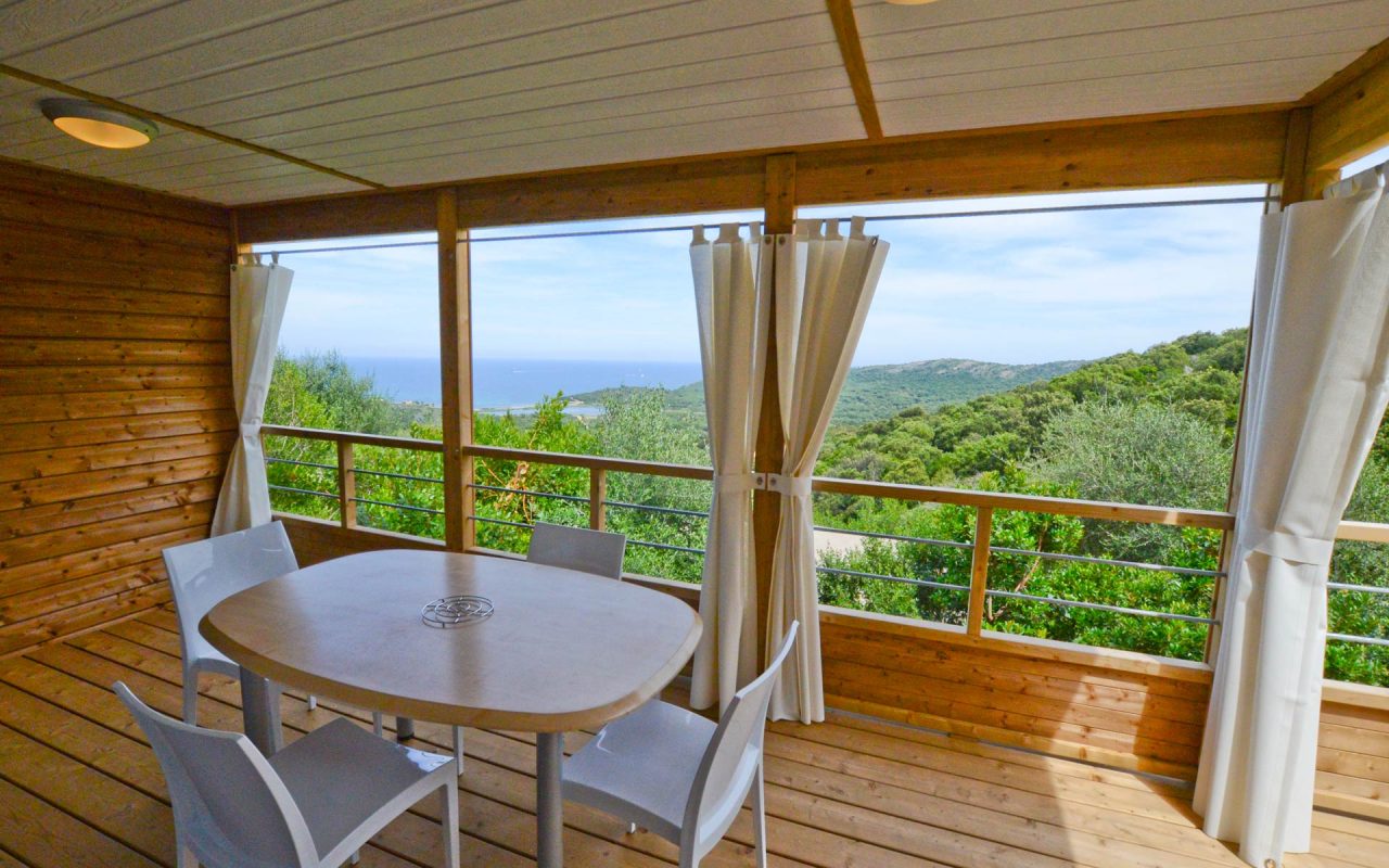 terrasse-chalet-pirellu-campeggio