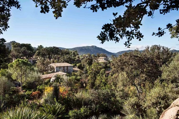 vue de loin des bergeries Val di Suaru