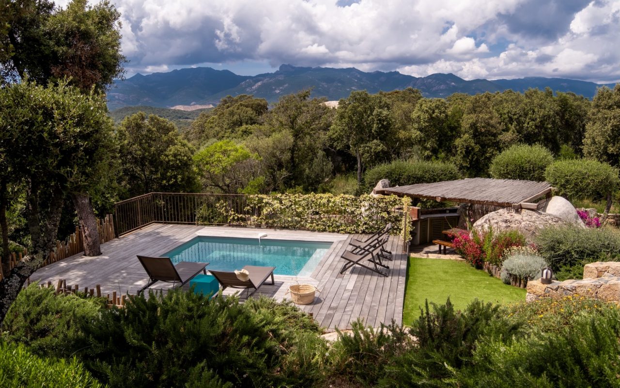 jardin et piscine de la résidence